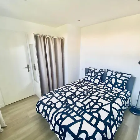 Appartement Cholet les Halles coté jardin Extérieur photo