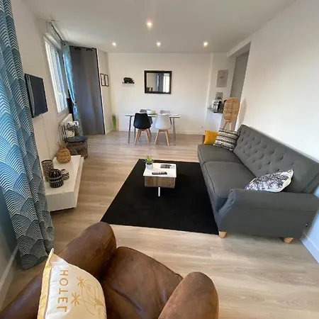 Appartement Cholet les Halles coté jardin Extérieur photo